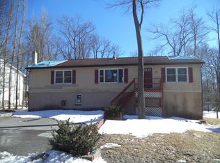 2711 Dorset Rd, Tobyhanna, PA 18466