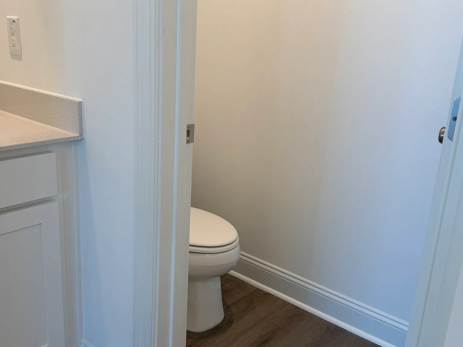 3 bed, 2452 sqft, $2,500 — Photo 4