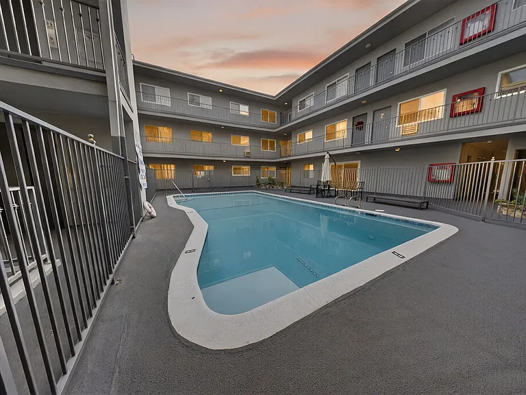 13860 Burbank Blvd — Photo 36