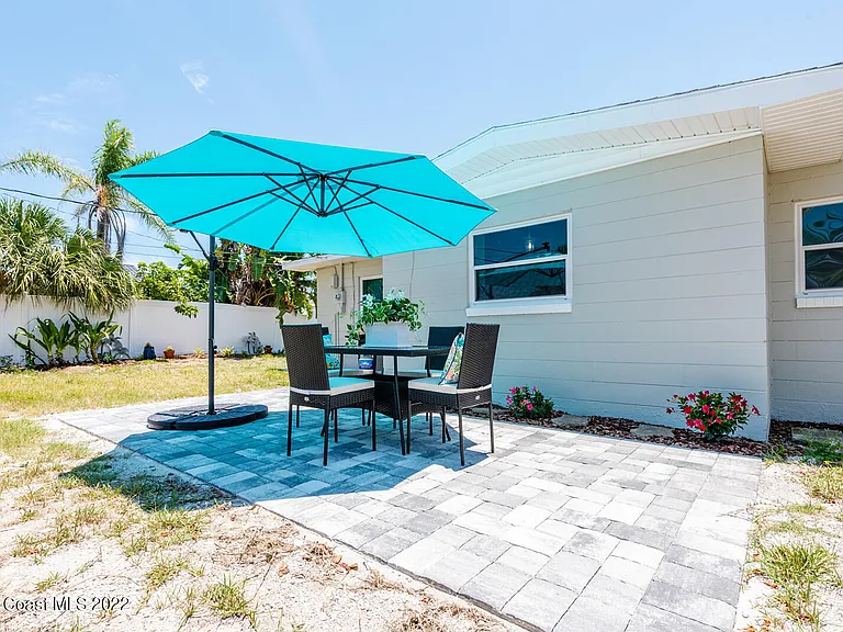 E Osceola Ln — Photo 2