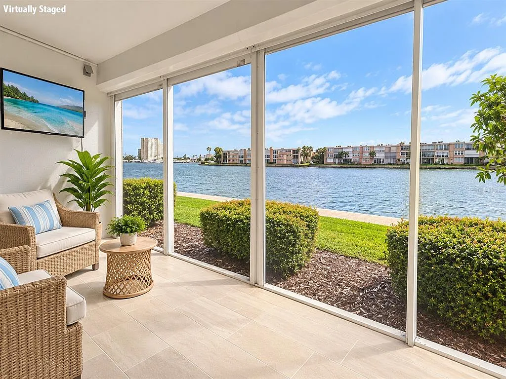 2 bed, 2.0 bath, 1170 sqft, $2,000 — Photo 3