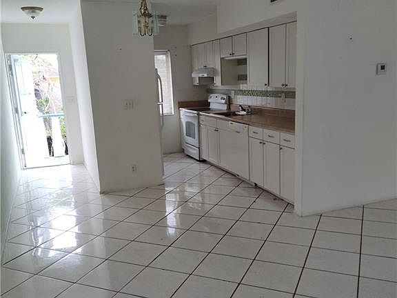 4th image of 2361 NE 10th St APT 5