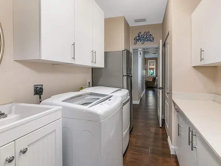 1064 SW Pigeon Plum Way — Photo 15