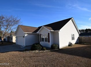209 Two Oaks Ct, Newport, NC 28570
