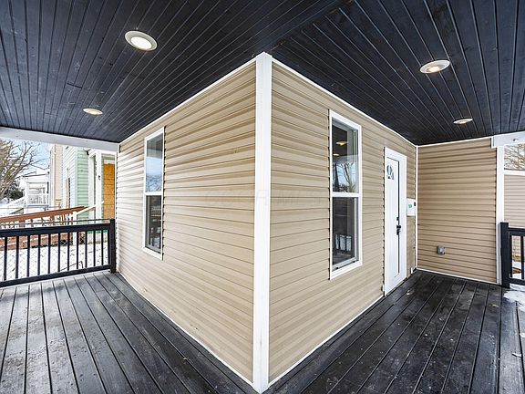5th image of 203 Clarendon Ave