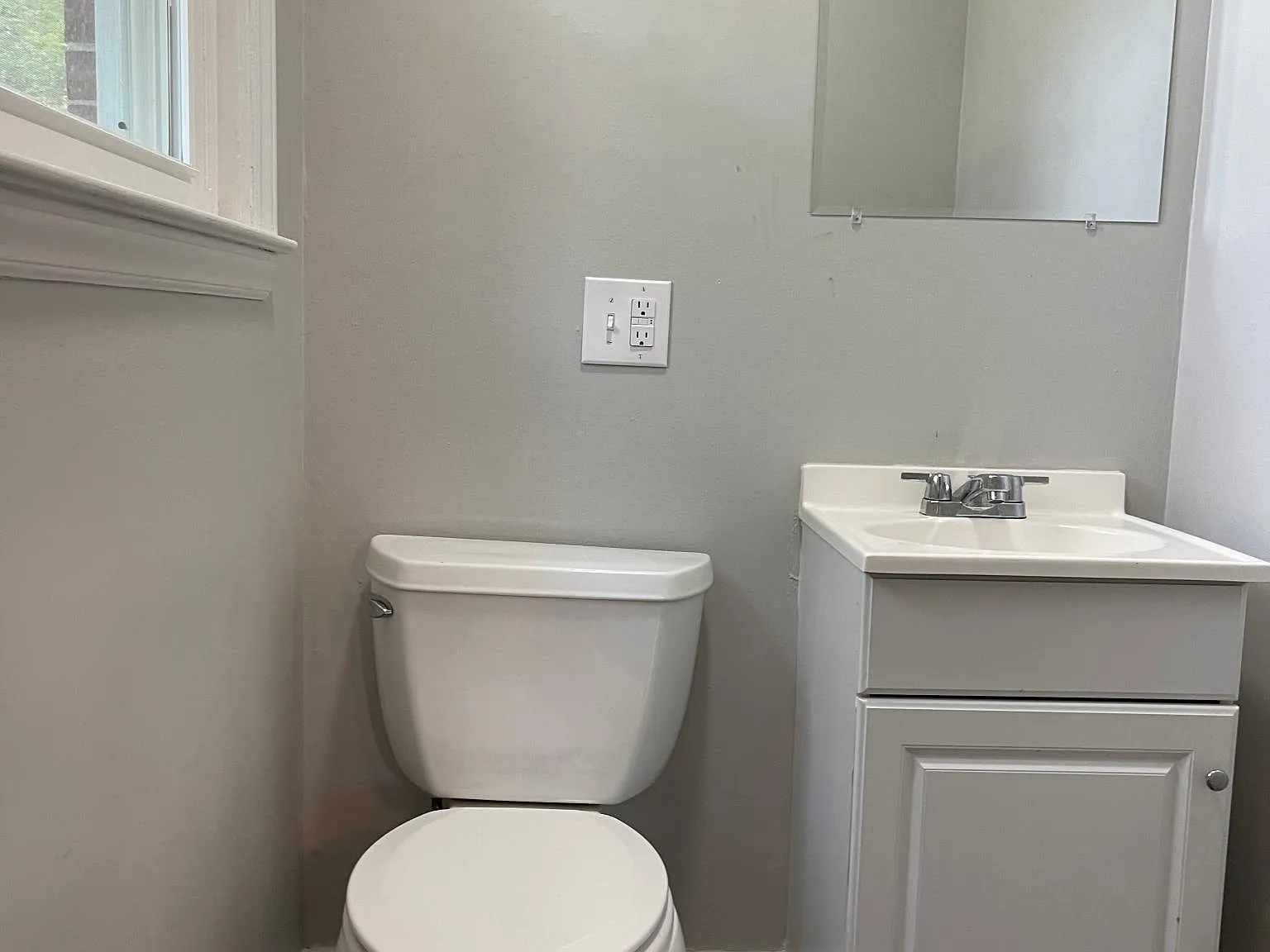 3 bed, 1.5 bath, $1,350 — Photo 1