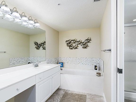 3rd image of 425 Buchanan Ave Unit 307