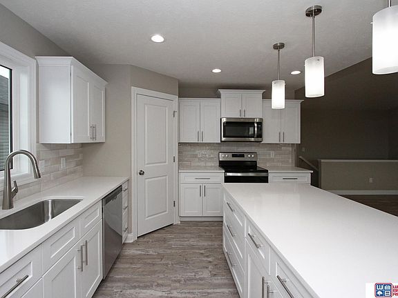 4th image of 7315 Anselm Ln