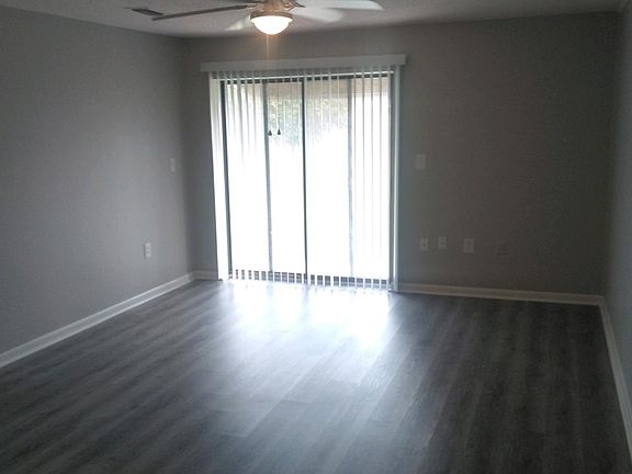 4th image of 251 SW Dunn Way