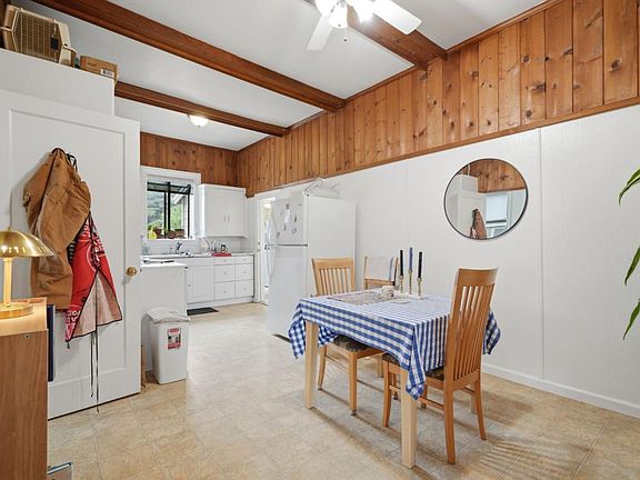 5th image of 575 Myrtle St