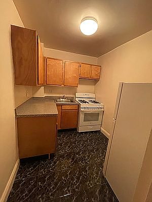 3rd image of 14308 Roosevelt Ave #6