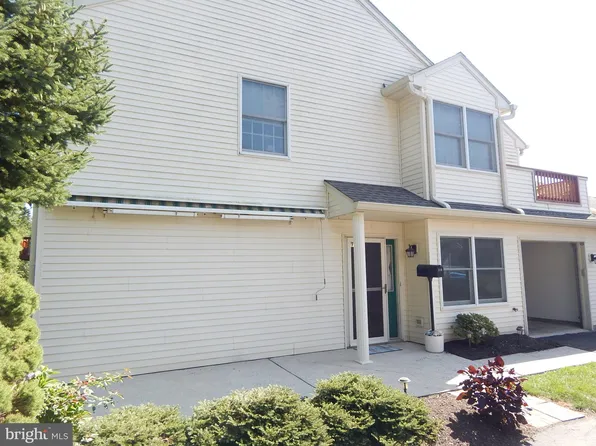 160 Lindfield Cir #160, Macungie, PA 18062