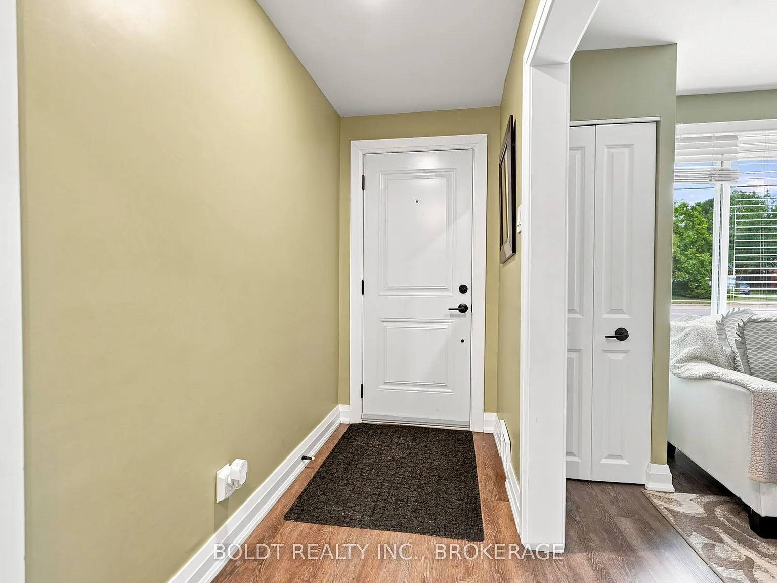 3 bed, $2,300 — Photo 3