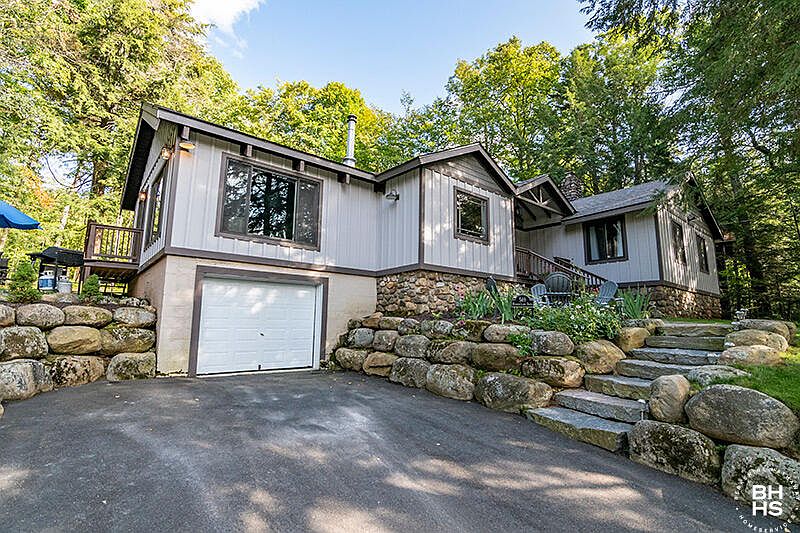 1st image of 569 Mirror Lake Dr