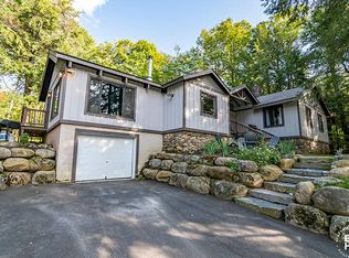 569 Mirror Lake Dr, Lake Placid, NY 12946