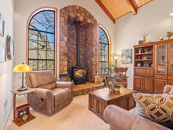 5th image of 21740 Apple Hill Dr