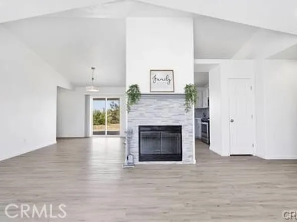 8951 Grapefruit Ave, Hesperia, CA 92345