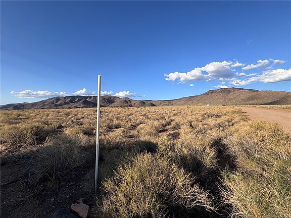 2nd image of 313-35-034 N Dustin Drive
