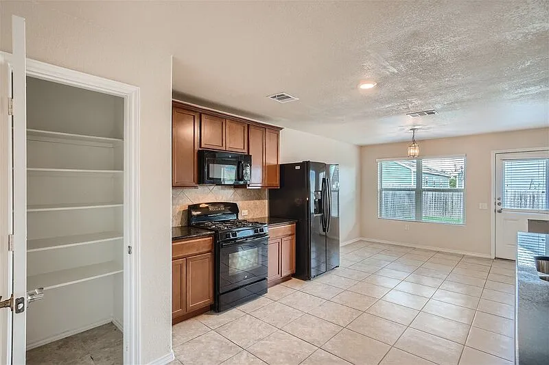 Building Photo - 7112 Razors Edge Dr