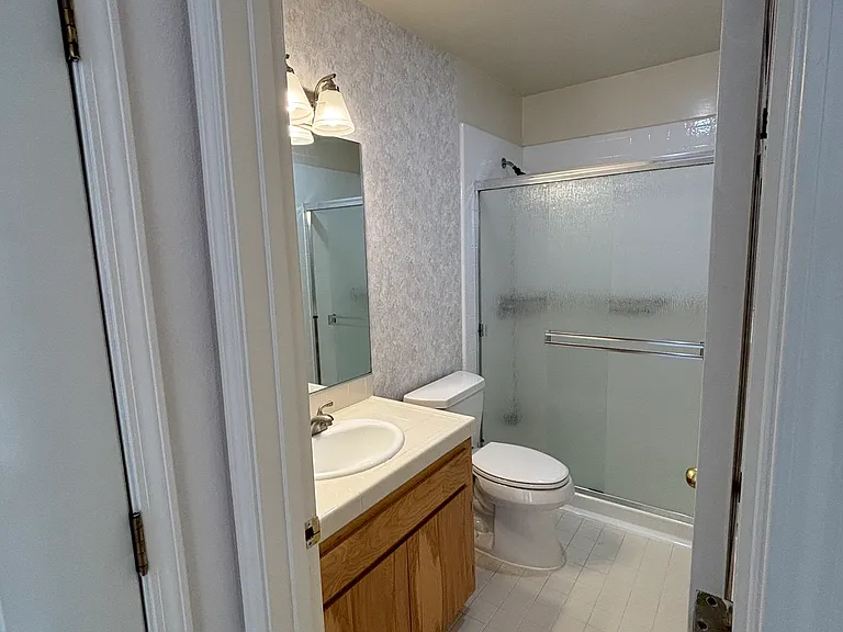 1245 Oak Grove Ave #305 — Photo 4