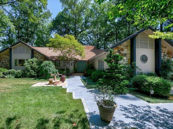 105 Dumbarton Ct, Cary, NC 27511
