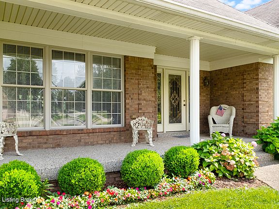 2nd image of 10709 Grape Arbor Dr
