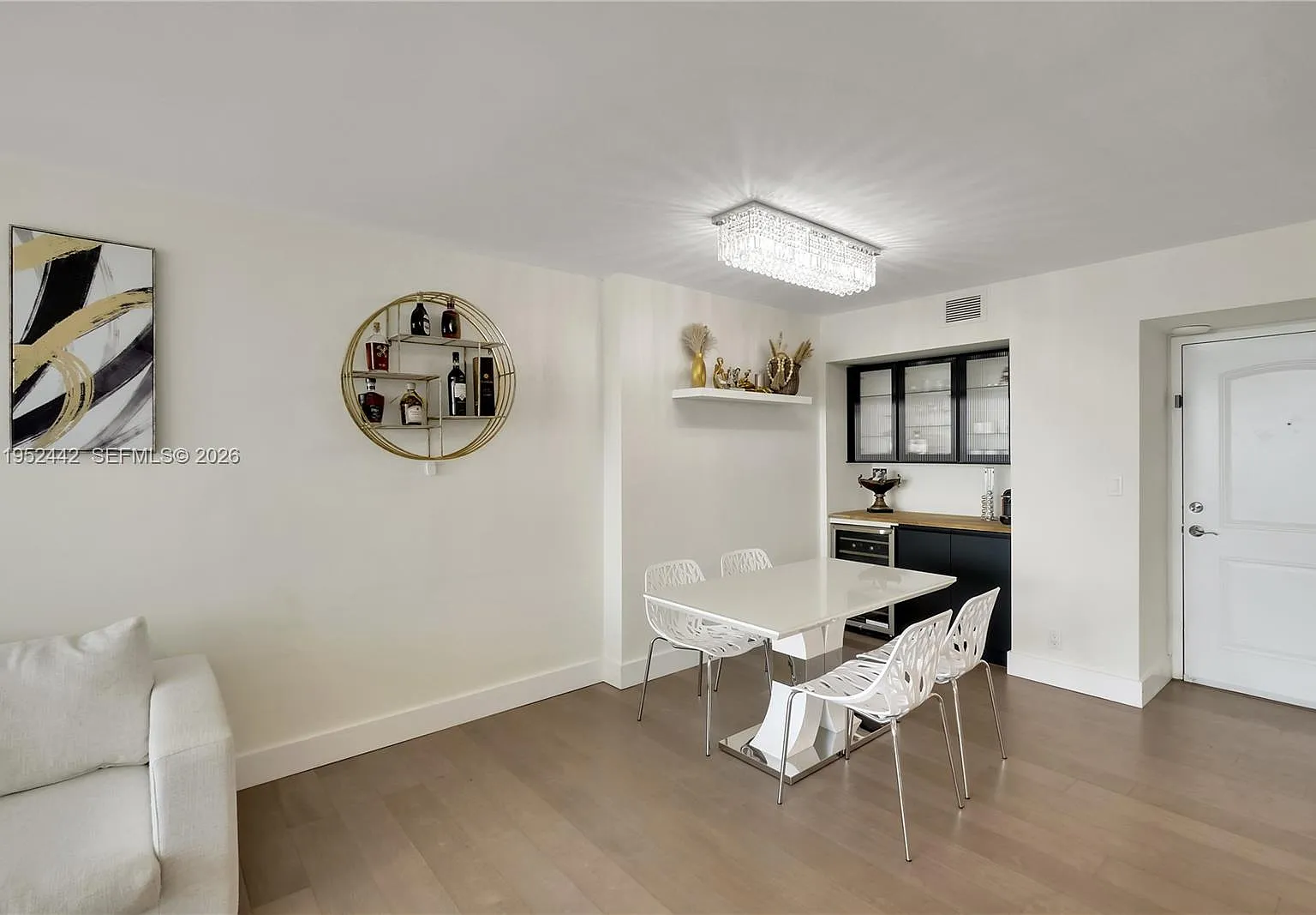 2 bed, 1357 sqft, $3,999 — Photo 2