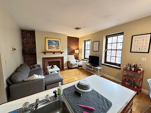 15 Sheafe St Photo 1
