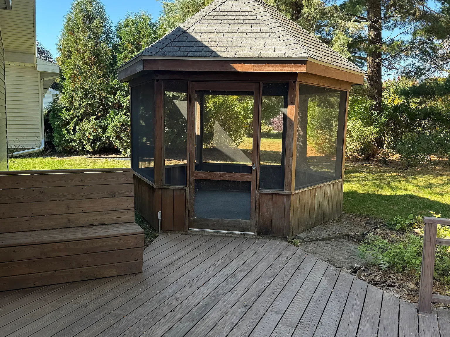4 bed, 2.5 bath, 2300 sqft, $2,800 — Photo 4