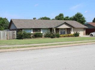 1500 Jennifer St, Springdale, AR 72762