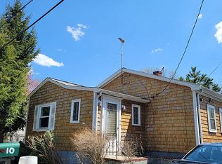10 Jean St, Acushnet, MA 02743