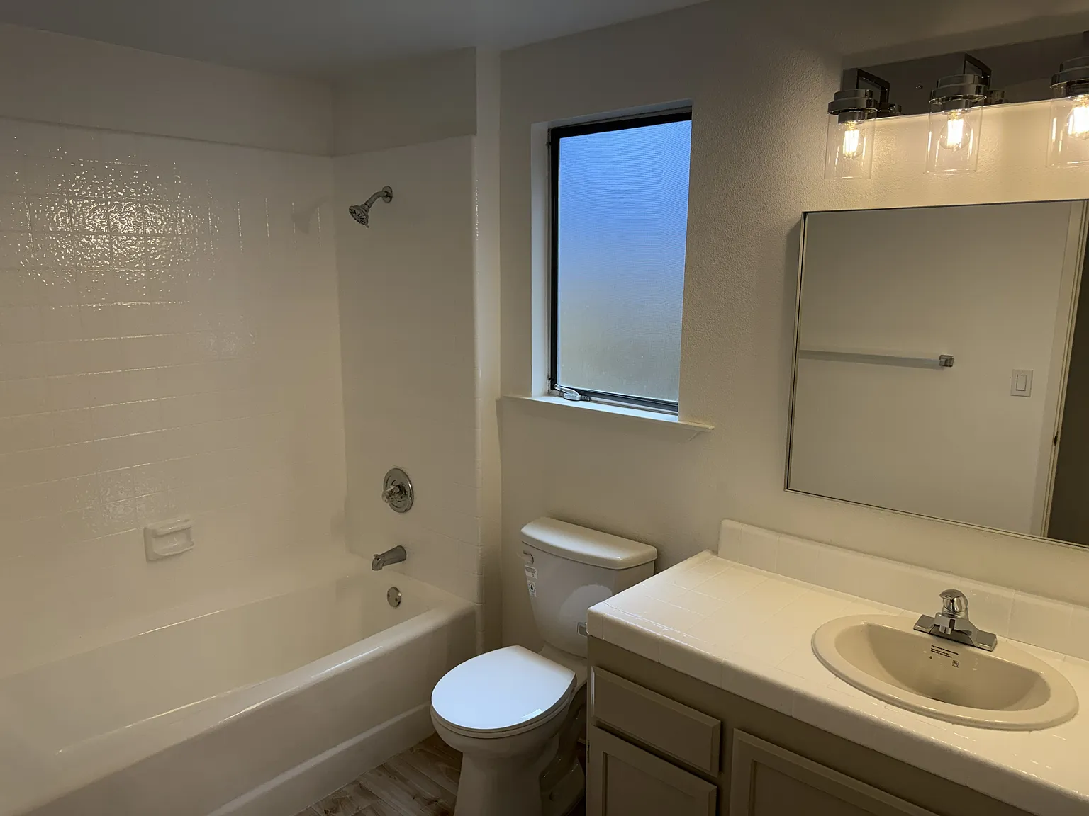 3 bed, 1540 sqft, $5,000 — Photo 4