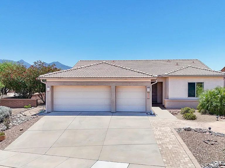 4579 S Camino Del Tejon — Photo 4