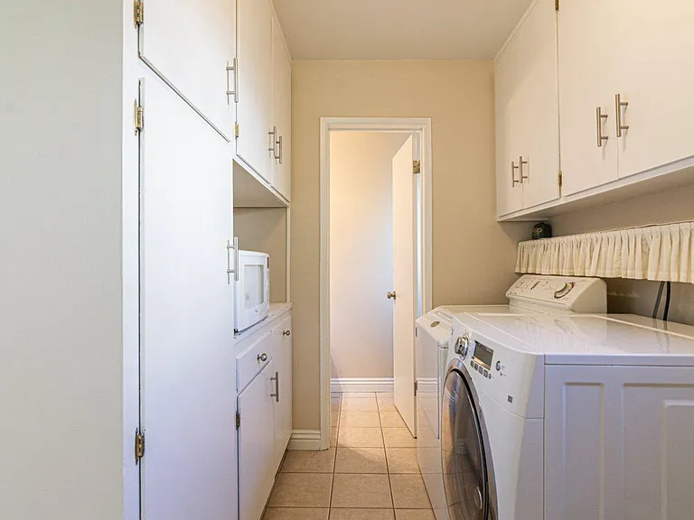 6706 Capistrano Ave — Photo 15