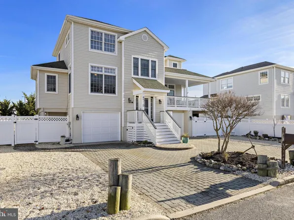 9315 N Susan Ln, Brant Beach, NJ 08008
