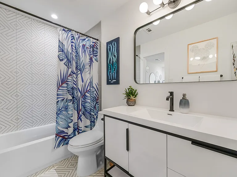 1219 Hollow Creek Dr — Photo 11