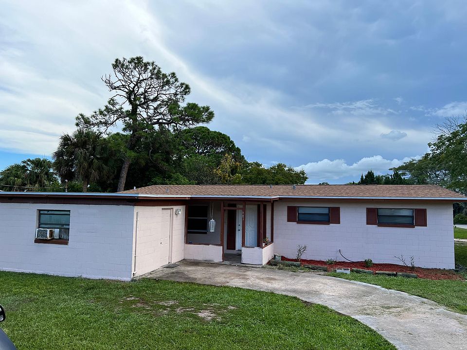 1st image of 981 Bouganvillea Dr #981