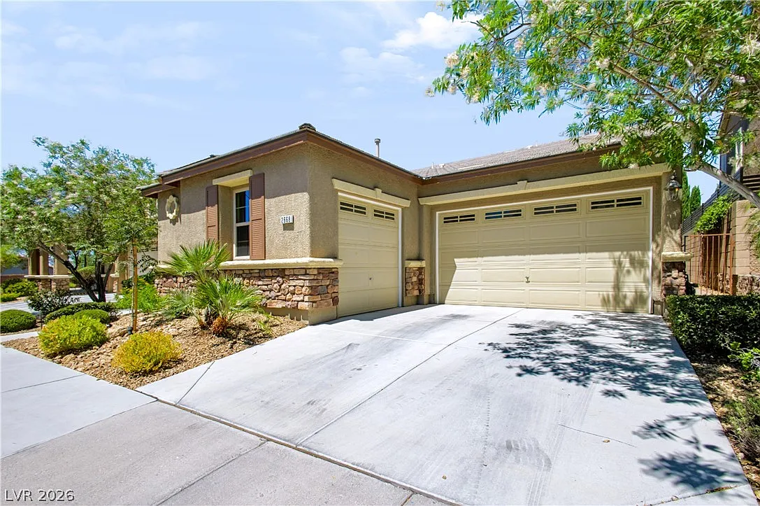 4 bed, 3.0 bath, 2754 sqft, $3,350 — Photo 2