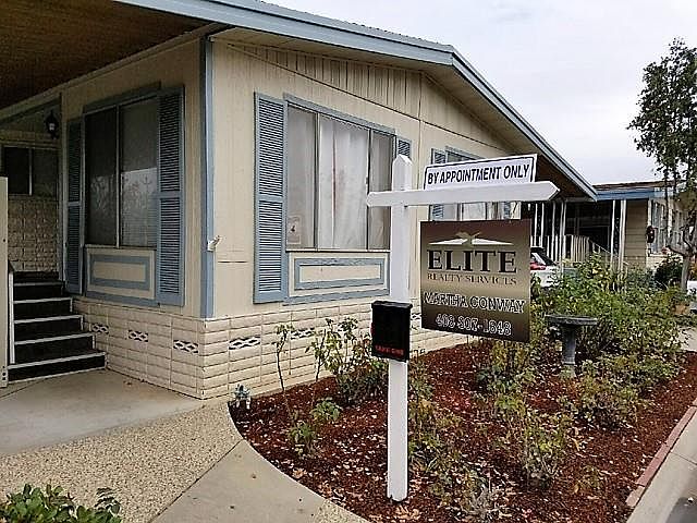 1st image of 3133 Oakbridge Dr
