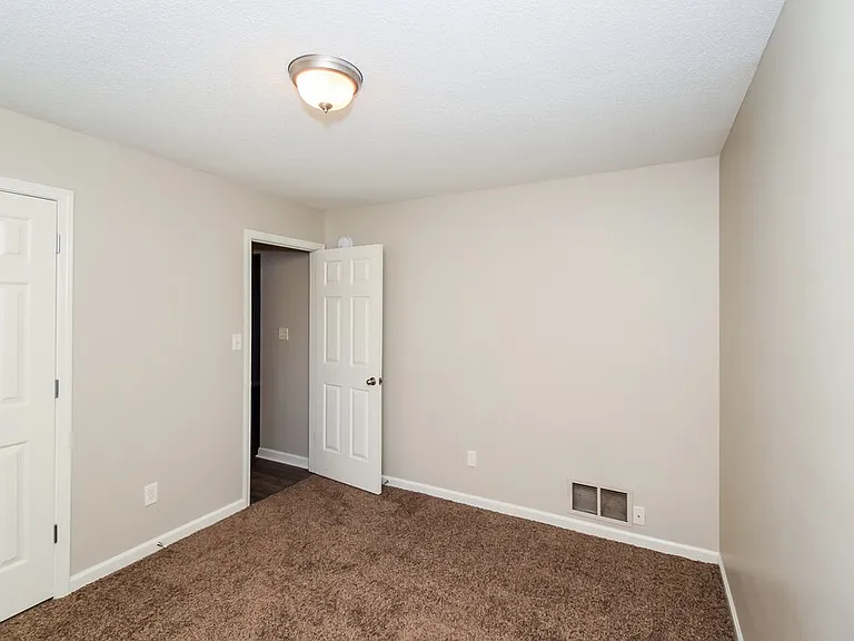 5760 Landau Dr — Photo 12