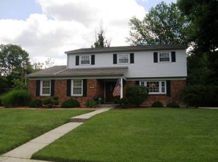 9340 Yellowwood Dr, Cincinnati, OH 45251
