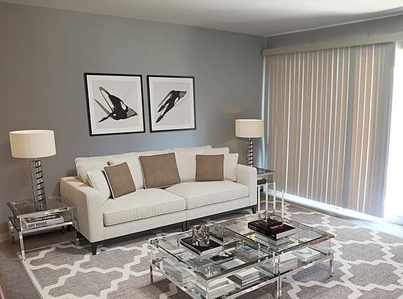 2nd image of 9S060 Lake Dr APT 12-207