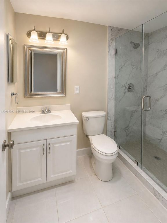 128 S Cypress Rd #816, photo 5