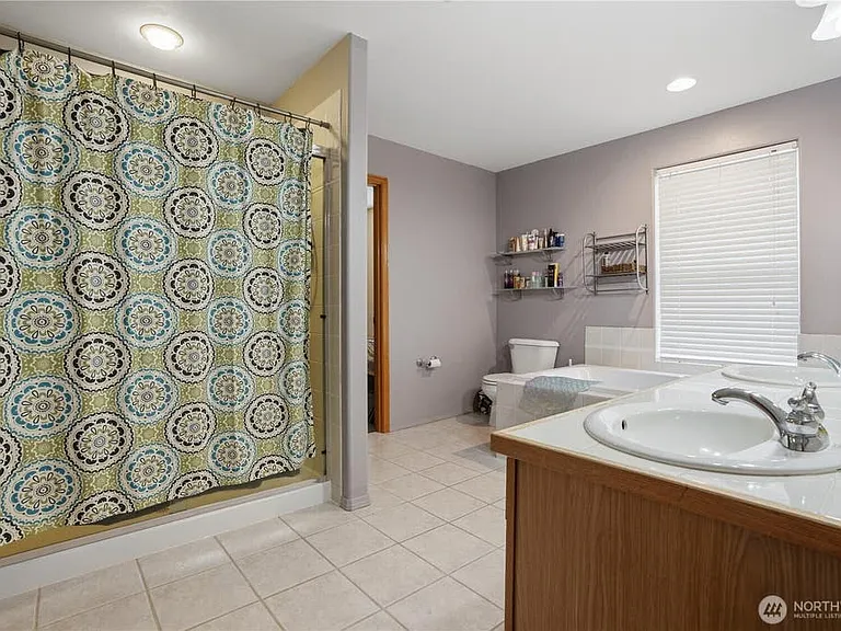 665 Tufts Ave E — Photo 13