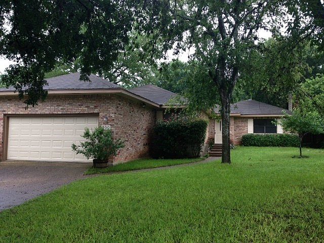 1st image of 300 Hughson Dr