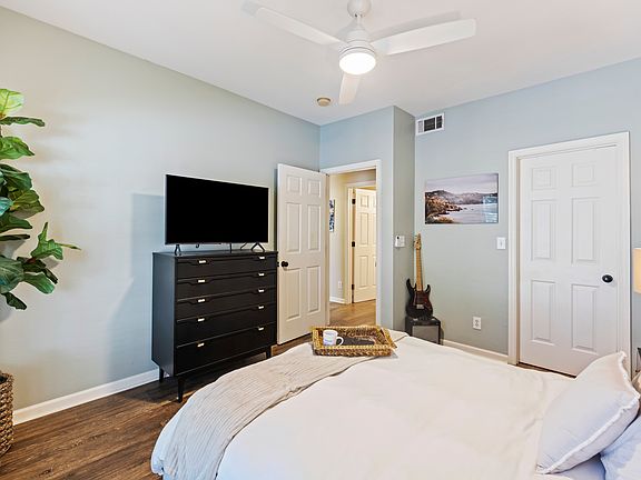 5th image of 700 Daniel Ellis Dr APT 5103