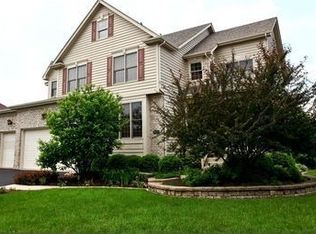 901 Moorehead Dr, Batavia, IL 60510