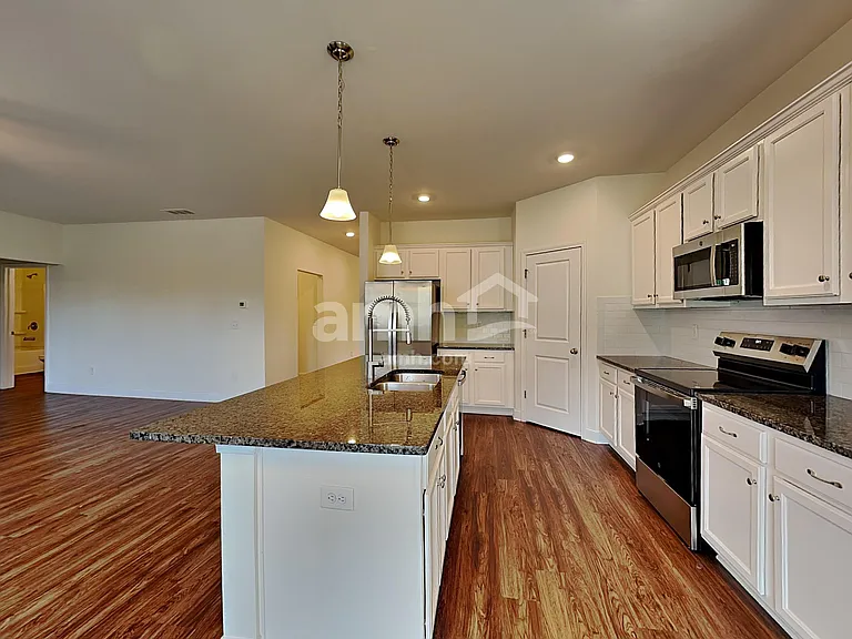 1159 Ashlyn Ct — Photo 3