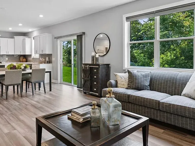 126 Star Ct — Photo 3