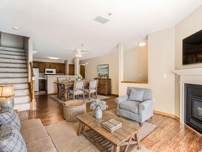 2588 Lockwood Dr, Mendota Heights, MN, 55120
